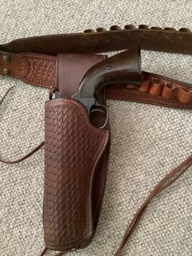 Cowboy vintage leather gun